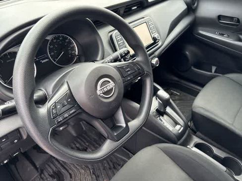 Used 2024 Nissan Kicks S image 10