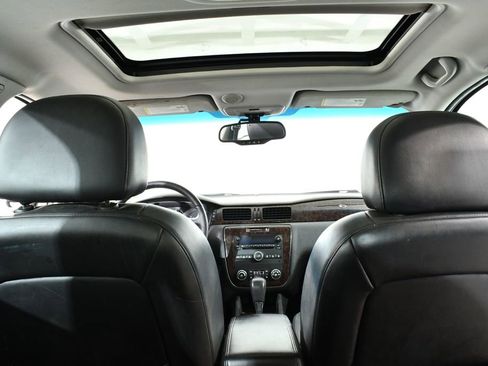 Used 2012 Chevrolet Impala LTZ FWD image 17