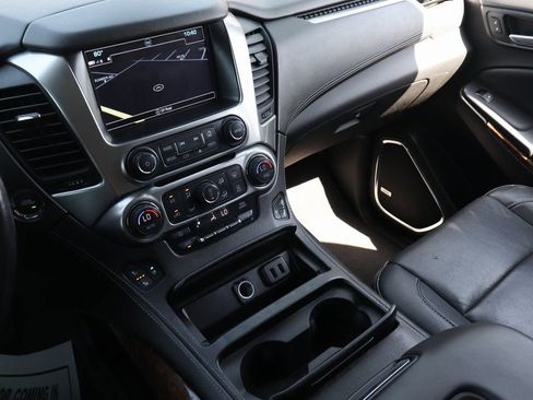 Used 2020 Chevrolet Suburban Premier image 32