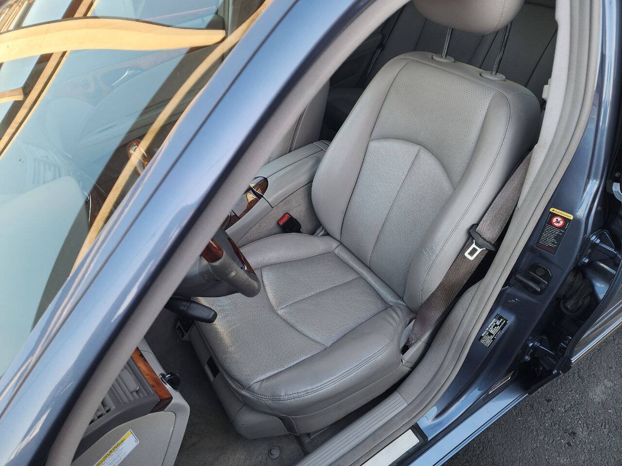 Used 2005 Mercedes-Benz E 320 Sedan image 12