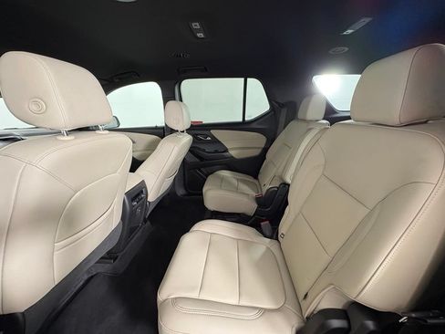Used 2022 Chevrolet Traverse LT AWD/4WD image 43