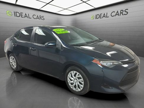 Used 2017 Toyota Corolla LE w/ Carpet Mat Package (TMS) FWD image 3