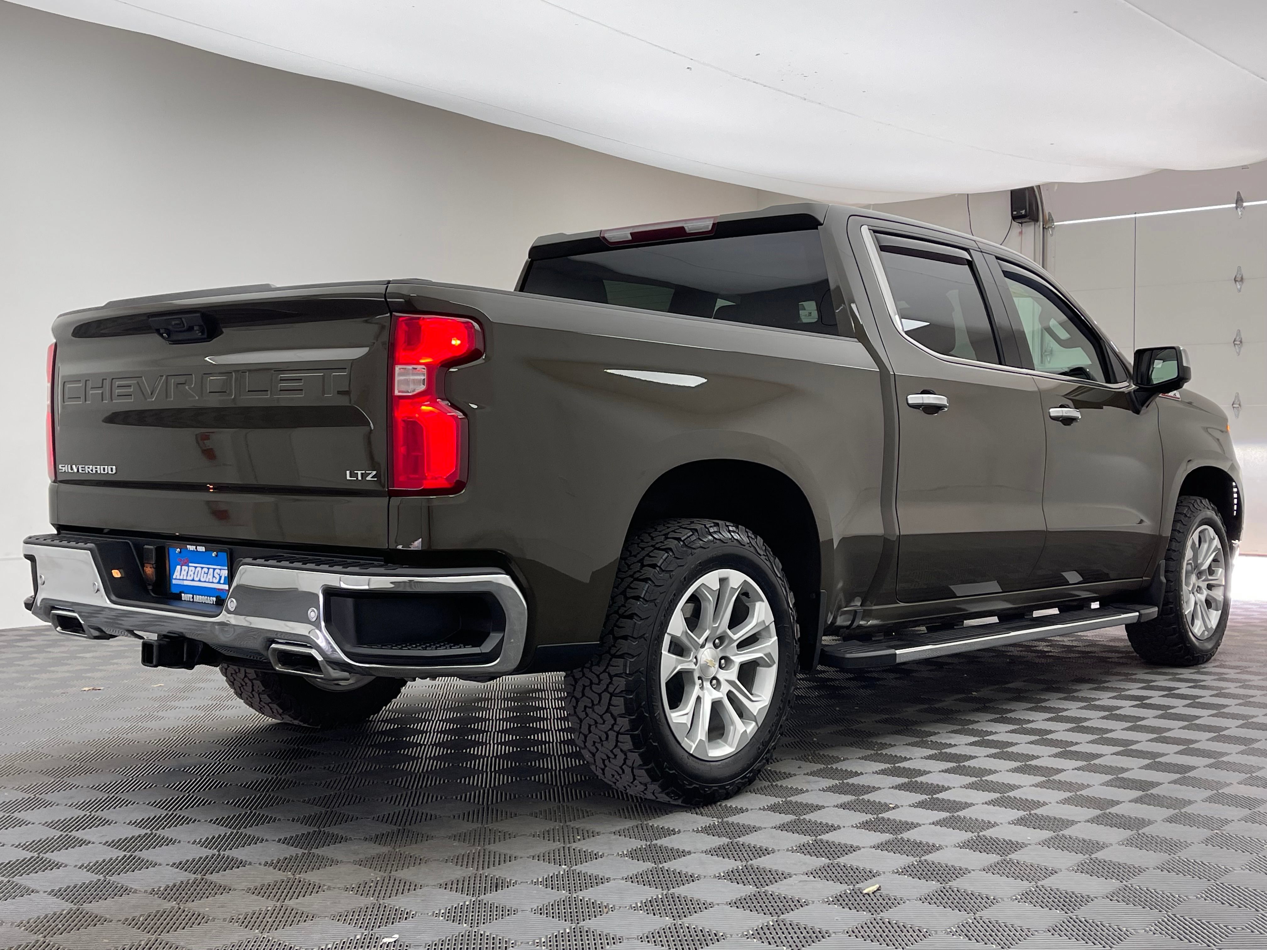 Used 2023 Chevrolet Silverado 1500 LTZ AWD/4WD image 7