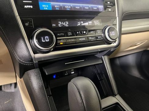 Used 2018 Subaru Outback 2.5i Premium AWD/4WD image 19