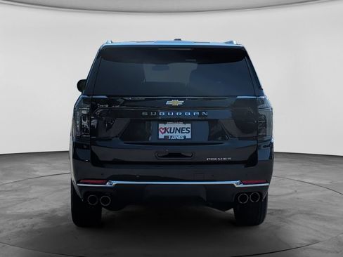 Used 2025 Chevrolet Suburban Premier AWD/4WD image 6