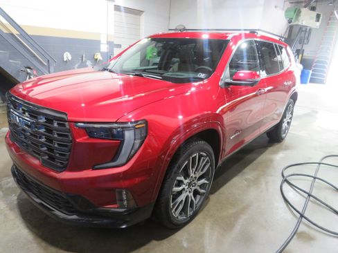 Used 2026 GMC Acadia Denali Ultimate AWD/4WD image 3