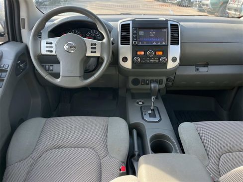 Used 2021 Nissan Frontier SV w/ Midnight Edition Floor Mats image 14