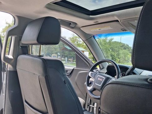 Used 2017 GMC Yukon XL SLT w/ Open Road Package RWD image 21