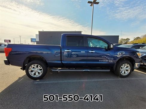 Used 2016 Nissan Titan SV image 5