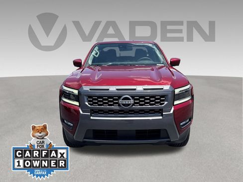 Used 2025 Nissan Frontier SL RWD image 2