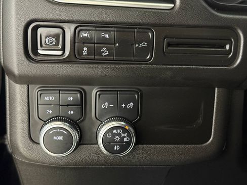 Used 2021 GMC Yukon XL AT4 w/ Rear Media and Nav Package AWD/4WD image 69
