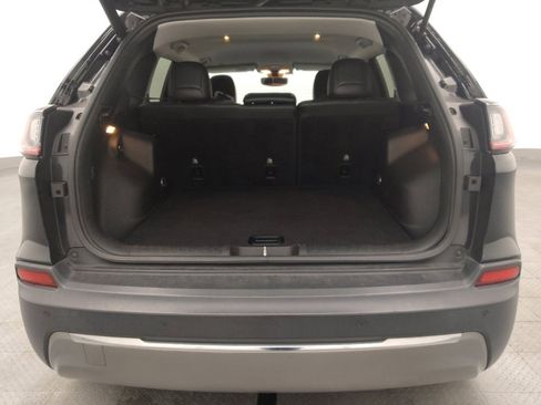 Used 2019 Jeep Cherokee Limited image 29