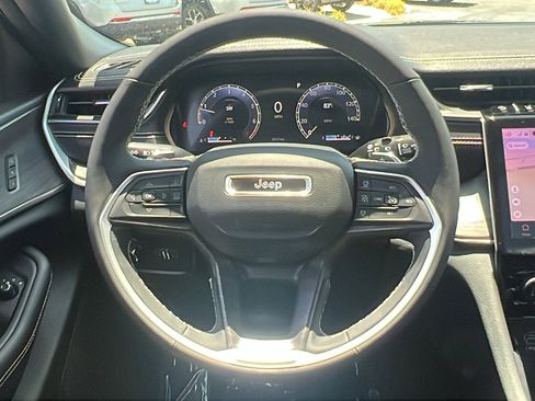 New 2025 Jeep Grand Cherokee L Limited w/ Luxury Tech Group II image 25