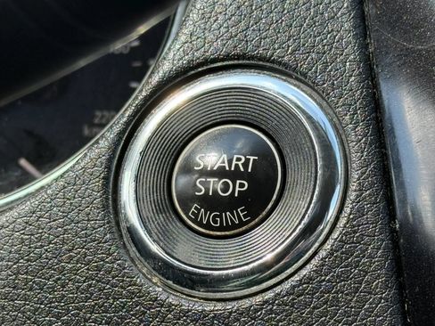 Used 2014 Nissan Rogue SL AWD/4WD image 25