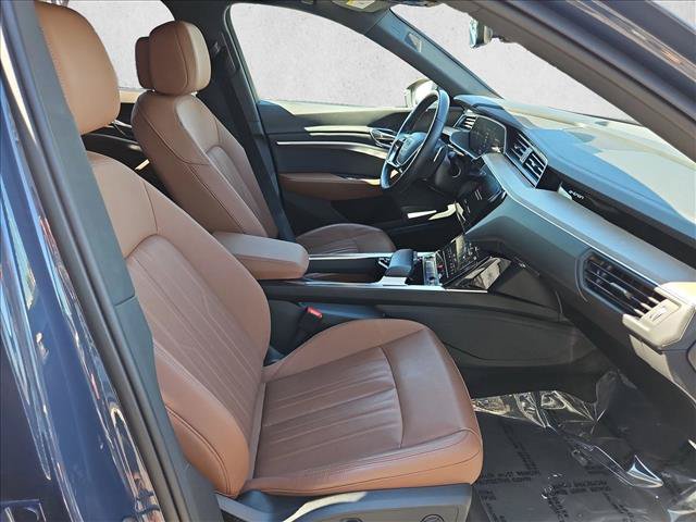 Used 2024 Audi Q8 e-tron Premium Plus AWD/4WD image 27