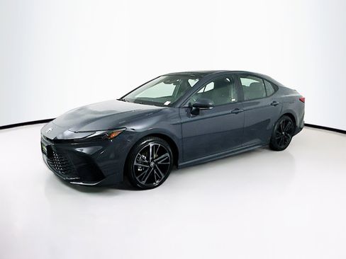 Used 2025 Toyota Camry XSE image 4