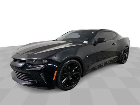 Used 2017 Chevrolet Camaro LT RWD image 4