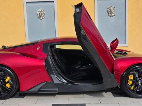 Used 2022 Maserati MC20 Coupe image 2