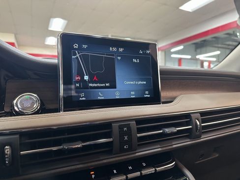 Used 2021 Lincoln Corsair Reserve image 22