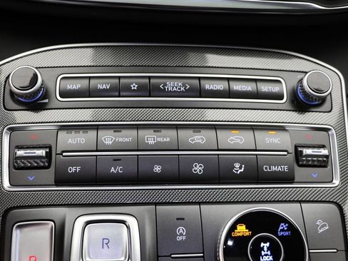 Used 2023 Hyundai Santa Fe SEL w/ Premium Package image 23