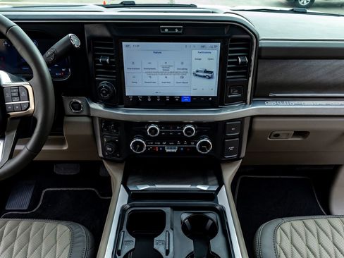 Used 2026 Ford F250 Platinum w/ Platinum Plus Package image 25