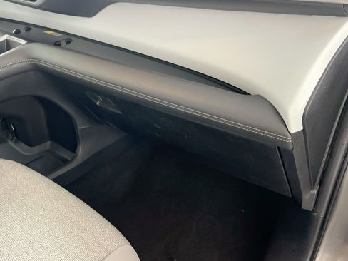 Used 2026 Toyota Sienna LE FWD image 34