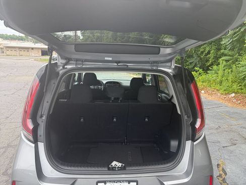 Used 2025 Kia Soul LX w/ LX Technology Package FWD image 29