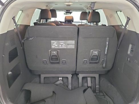Used 2024 Kia Carnival EX FWD image 8