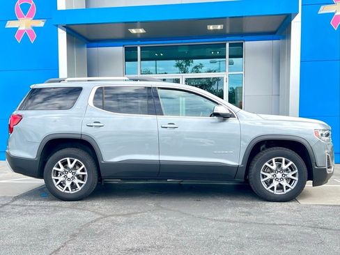 Used 2023 GMC Acadia SLT image 3