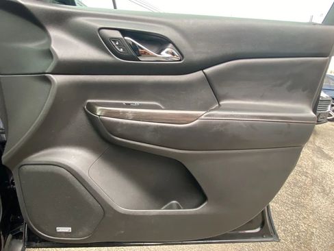 Used 2017 GMC Acadia SLT image 22