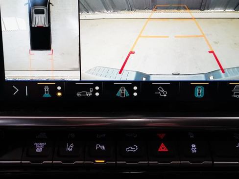 Used 2024 Chevrolet Silverado 3500 High Country w/ High Country Premium Package AWD/4WD image 30