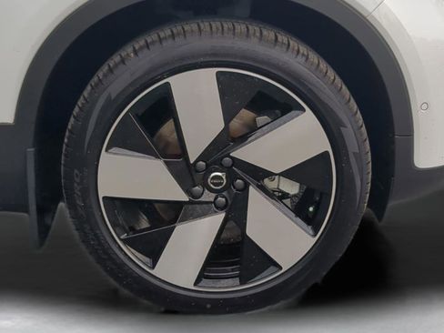 New 2024 Volvo XC40 Recharge Ultimate w/ Protection Package Premier image 28