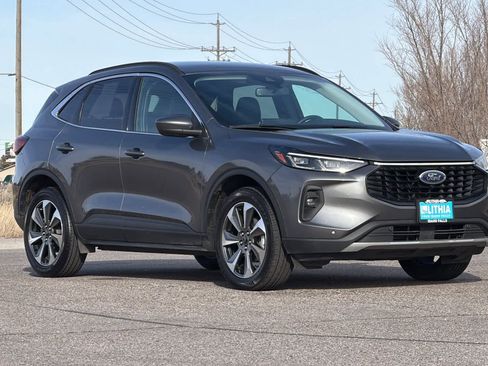 Used 2024 Ford Escape Platinum image 9