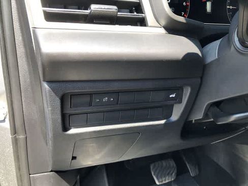 Used 2023 Mitsubishi Outlander SE Black Edition AWD/4WD image 31