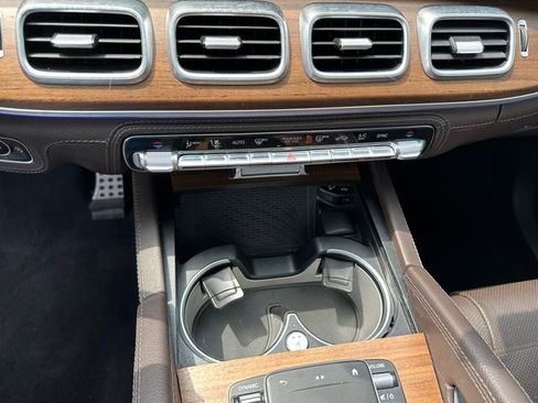 Used 2023 Mercedes-Benz GLS 450 4MATIC image 31