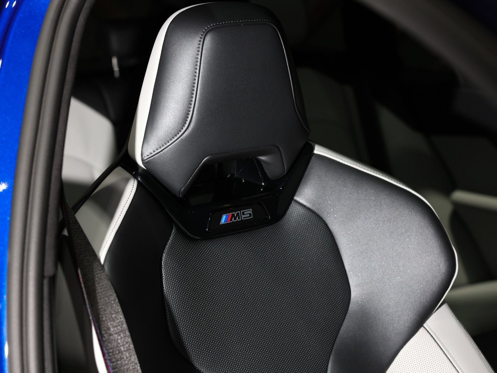 Used 2025 BMW M5 Touring AWD/4WD image 35