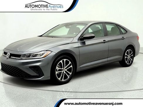 Used 2025 Volkswagen Jetta Sport FWD image 1