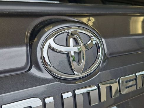 Used 2016 Toyota 4Runner SR5 AWD/4WD image 25