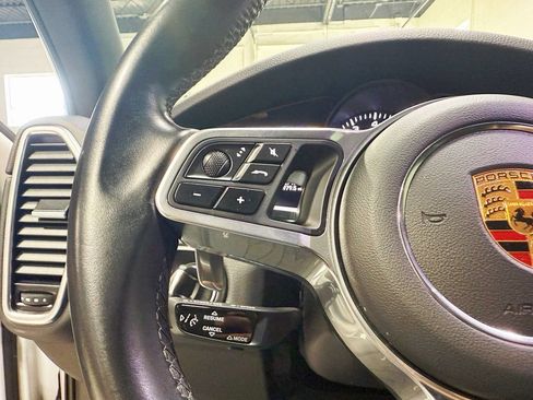 Used 2022 Porsche Cayenne Platinum Edition AWD/4WD image 12