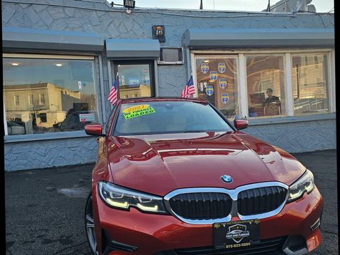 Used 2021 BMW 330i xDrive Sedan w/ Convenience Package image 5