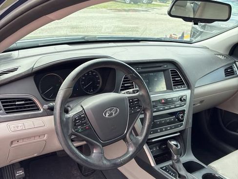 Used 2017 Hyundai Sonata Sport w/ Value Edition Package 02 FWD image 13