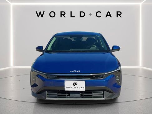 Certified 2025 Kia K4 EX FWD image 2