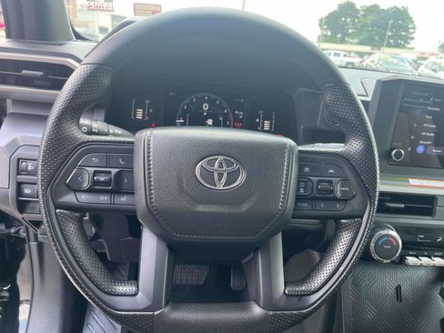 Used 2026 Toyota Tacoma SR5 AWD/4WD image 16