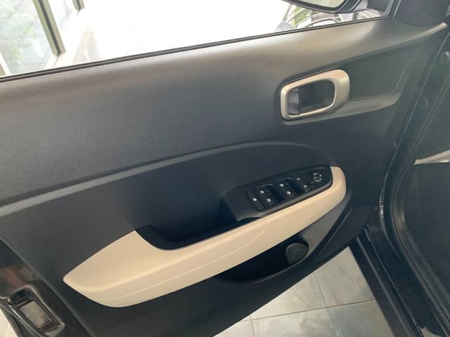 Certified 2026 Hyundai Venue SEL FWD image 21