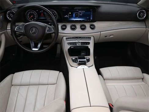 Used 2018 Mercedes-Benz E 400 E 400 image 2