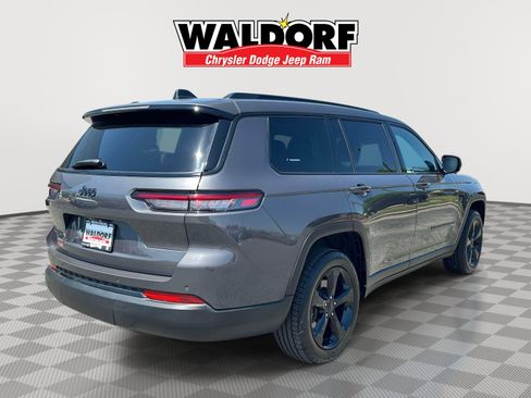 Used 2023 Jeep Grand Cherokee L Laredo AWD/4WD image 4