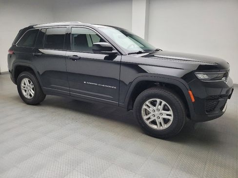 Used 2023 Jeep Grand Cherokee Laredo AWD/4WD image 11