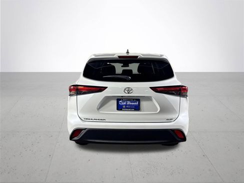 Used 2023 Toyota Highlander L image 7