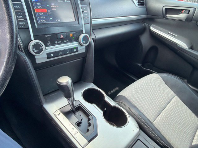 Used 2013 Toyota Camry SE FWD image 22