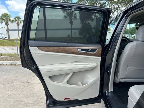 New 2026 Volkswagen Atlas SE FWD image 52